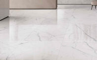 Non slitti le mattonelle di marmo della porcellana di sguardo, mattonelle dell'interno lustrate della porcellana della piastrella per pavimento della porcellana di Carrara