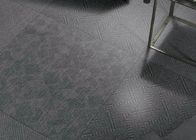La piastrella di ceramica popolare 600x600 millimetro del tappeto della prova della macchia glassa la dimensione nera eccellente resistente di colore 24x24'