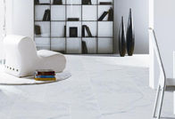 Gelo bianco eccellente lustrato di colore di Carrara delle mattonelle della parete della porcellana lucidato Digital resistente