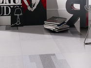 Piastrella di ceramica asciutta del tappeto della glassa del getto di inchiostro, luce Grey Color di dimensione delle piastrelle per pavimento 600*600mm della camera da letto