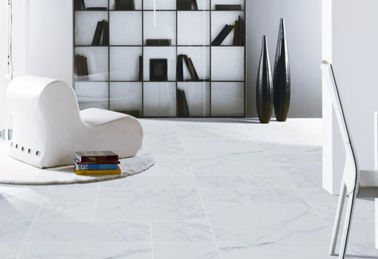 Non slitti le mattonelle di marmo della porcellana di sguardo, mattonelle dell'interno lustrate della porcellana della piastrella per pavimento della porcellana di Carrara