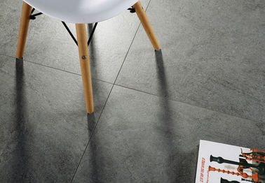 Piastrella per pavimento ceramica rustica classica con la piastrella di ceramica del bagno di Matt Surface Grey Floor Tiles